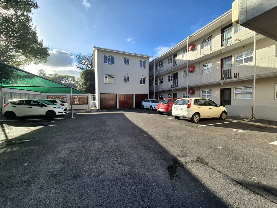 1 Bedroom Property for Sale in Wynberg Western Cape